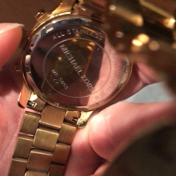 Good Michael kors watch.Comes with box gently worn - Picture 15 of 16